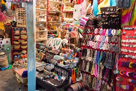 Watch Shopping in the Caribbean 